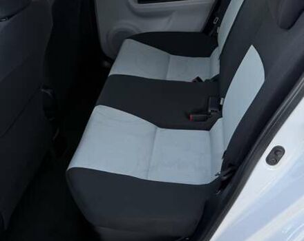 Белый Тойота Aqua, объемом двигателя 1.5 л и пробегом 85 тыс. км за 10499 $, фото 21 на Automoto.ua