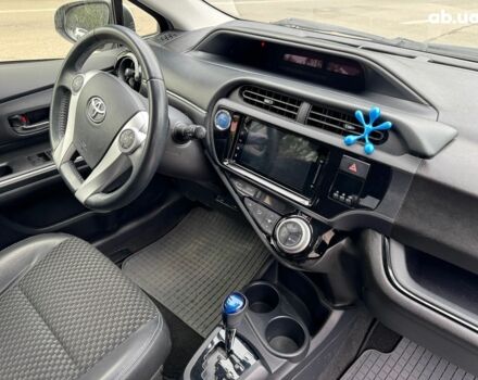 Білий Тойота Aqua, об'ємом двигуна 1.5 л та пробігом 95 тис. км за 11990 $, фото 14 на Automoto.ua