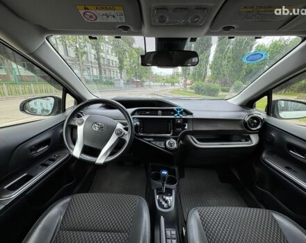Білий Тойота Aqua, об'ємом двигуна 1.5 л та пробігом 95 тис. км за 11990 $, фото 11 на Automoto.ua