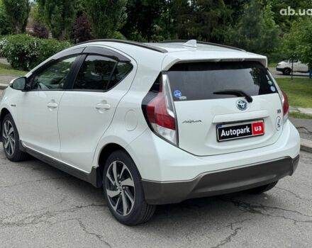 Білий Тойота Aqua, об'ємом двигуна 1.5 л та пробігом 95 тис. км за 11990 $, фото 7 на Automoto.ua