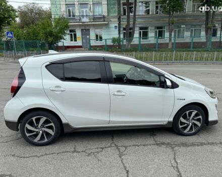 Білий Тойота Aqua, об'ємом двигуна 1.5 л та пробігом 95 тис. км за 11990 $, фото 5 на Automoto.ua