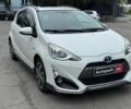 Білий Тойота Aqua, об'ємом двигуна 1.5 л та пробігом 95 тис. км за 11990 $, фото 1 на Automoto.ua