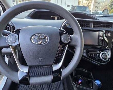 Белый Тойота Aqua, объемом двигателя 1.5 л и пробегом 51 тыс. км за 12800 $, фото 23 на Automoto.ua