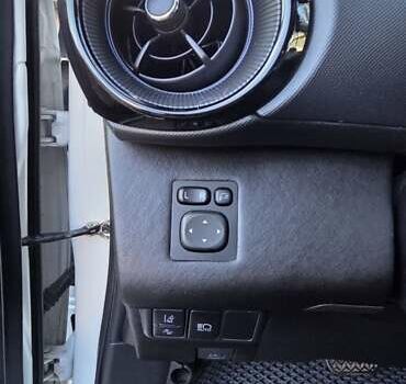 Белый Тойота Aqua, объемом двигателя 1.5 л и пробегом 51 тыс. км за 12800 $, фото 22 на Automoto.ua