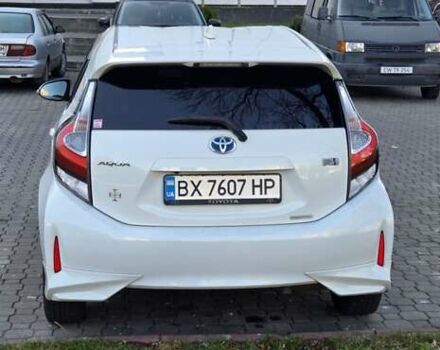 Белый Тойота Aqua, объемом двигателя 1.5 л и пробегом 51 тыс. км за 12800 $, фото 3 на Automoto.ua