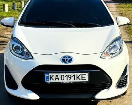 Білий Тойота Aqua, об'ємом двигуна 1.5 л та пробігом 53 тис. км за 12700 $, фото 3 на Automoto.ua