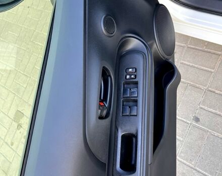 Білий Тойота Aqua, об'ємом двигуна 1.5 л та пробігом 70 тис. км за 12600 $, фото 5 на Automoto.ua