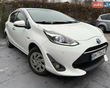 Белый Тойота Aqua, объемом двигателя 1.5 л и пробегом 63 тыс. км за 11300 $, фото 3 на Automoto.ua