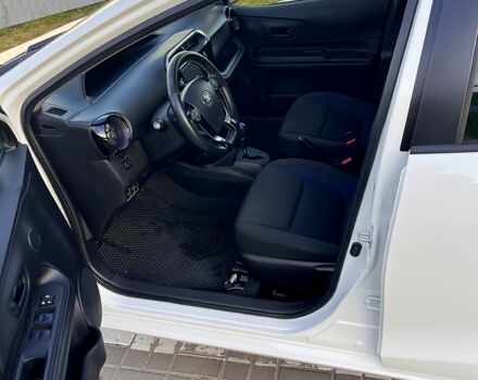 Белый Тойота Aqua, объемом двигателя 1.5 л и пробегом 70 тыс. км за 12600 $, фото 6 на Automoto.ua