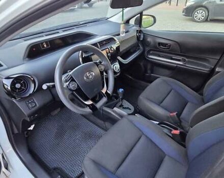 Белый Тойота Aqua, объемом двигателя 1.5 л и пробегом 51 тыс. км за 12800 $, фото 14 на Automoto.ua