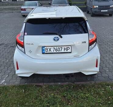 Белый Тойота Aqua, объемом двигателя 1.5 л и пробегом 51 тыс. км за 12800 $, фото 10 на Automoto.ua