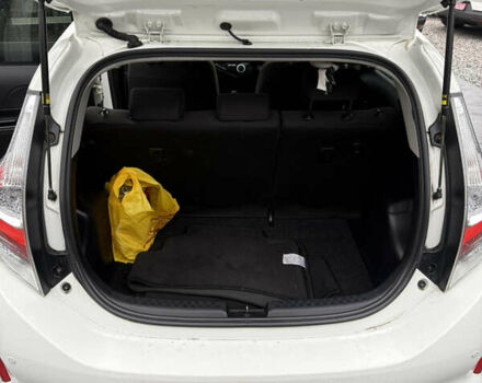 Белый Тойота Aqua, объемом двигателя 1.5 л и пробегом 63 тыс. км за 11300 $, фото 6 на Automoto.ua