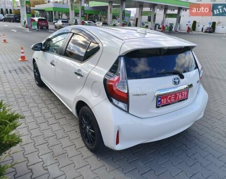 Белый Тойота Aqua, объемом двигателя 1.5 л и пробегом 73 тыс. км за 12900 $, фото 7 на Automoto.ua