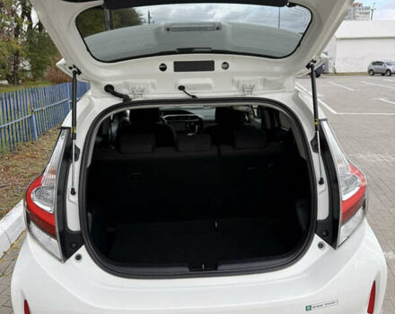 Білий Тойота Aqua, об'ємом двигуна 1.5 л та пробігом 86 тис. км за 12800 $, фото 59 на Automoto.ua