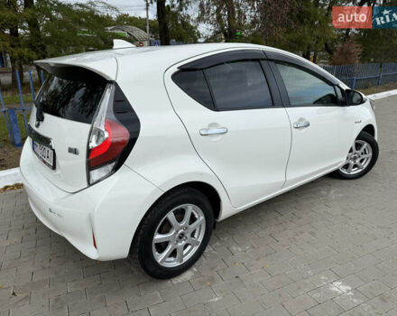 Білий Тойота Aqua, об'ємом двигуна 1.5 л та пробігом 86 тис. км за 12800 $, фото 28 на Automoto.ua