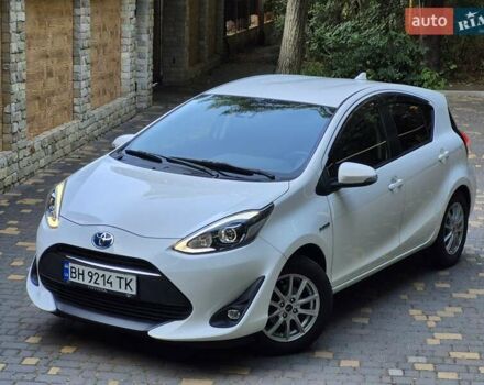 Білий Тойота Aqua, об'ємом двигуна 1.5 л та пробігом 80 тис. км за 12699 $, фото 9 на Automoto.ua