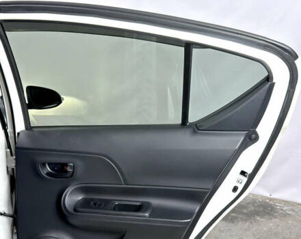 Білий Тойота Aqua, об'ємом двигуна 1.5 л та пробігом 87 тис. км за 13200 $, фото 44 на Automoto.ua