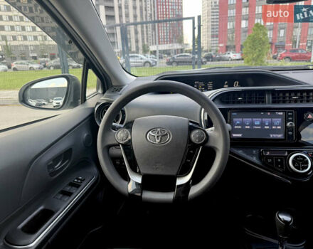Білий Тойота Aqua, об'ємом двигуна 1.5 л та пробігом 38 тис. км за 13400 $, фото 27 на Automoto.ua