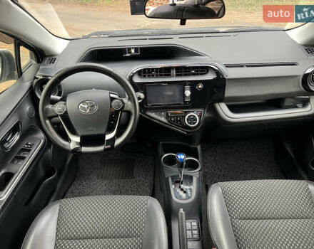 Белый Тойота Aqua, объемом двигателя 1.5 л и пробегом 61 тыс. км за 13200 $, фото 20 на Automoto.ua