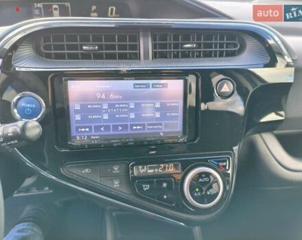 Белый Тойота Aqua, объемом двигателя 1.5 л и пробегом 73 тыс. км за 12900 $, фото 28 на Automoto.ua