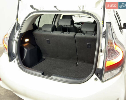Білий Тойота Aqua, об'ємом двигуна 1.5 л та пробігом 87 тис. км за 13200 $, фото 46 на Automoto.ua