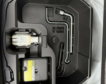 Білий Тойота Aqua, об'ємом двигуна 1.5 л та пробігом 86 тис. км за 12800 $, фото 61 на Automoto.ua