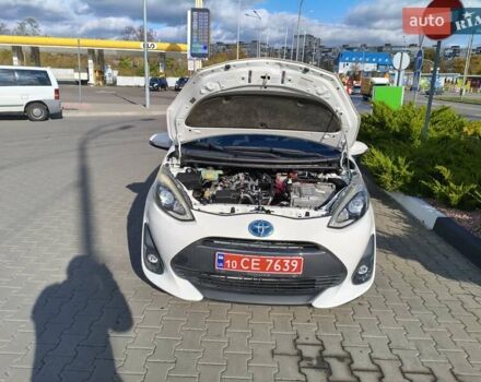 Белый Тойота Aqua, объемом двигателя 1.5 л и пробегом 73 тыс. км за 12900 $, фото 30 на Automoto.ua