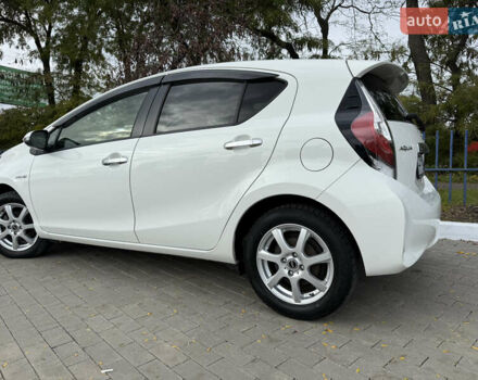 Білий Тойота Aqua, об'ємом двигуна 1.5 л та пробігом 86 тис. км за 12800 $, фото 7 на Automoto.ua