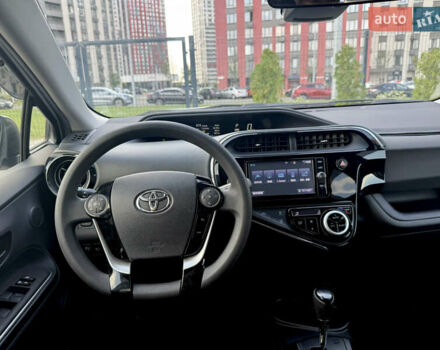 Білий Тойота Aqua, об'ємом двигуна 1.5 л та пробігом 38 тис. км за 13400 $, фото 28 на Automoto.ua