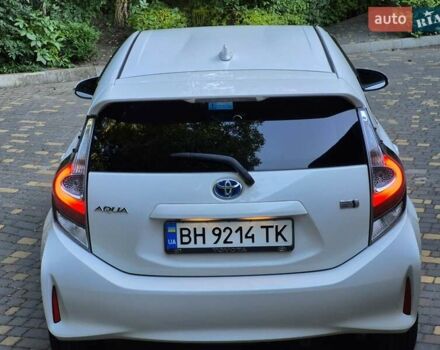 Білий Тойота Aqua, об'ємом двигуна 1.5 л та пробігом 80 тис. км за 12699 $, фото 23 на Automoto.ua