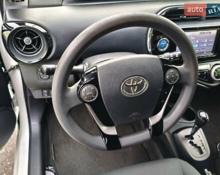 Белый Тойота Aqua, объемом двигателя 1.5 л и пробегом 73 тыс. км за 12900 $, фото 41 на Automoto.ua