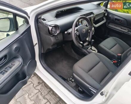 Белый Тойота Aqua, объемом двигателя 1.5 л и пробегом 73 тыс. км за 12800 $, фото 14 на Automoto.ua