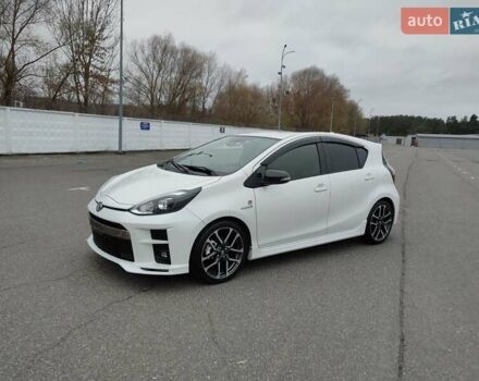 Білий Тойота Aqua, об'ємом двигуна 1.5 л та пробігом 42 тис. км за 14500 $, фото 1 на Automoto.ua