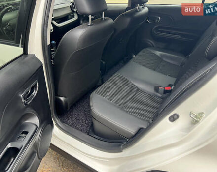 Белый Тойота Aqua, объемом двигателя 1.5 л и пробегом 61 тыс. км за 13200 $, фото 16 на Automoto.ua