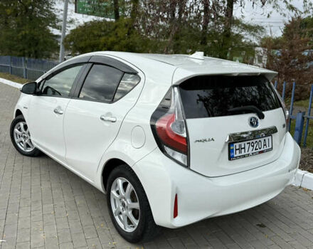 Білий Тойота Aqua, об'ємом двигуна 1.5 л та пробігом 86 тис. км за 12800 $, фото 8 на Automoto.ua