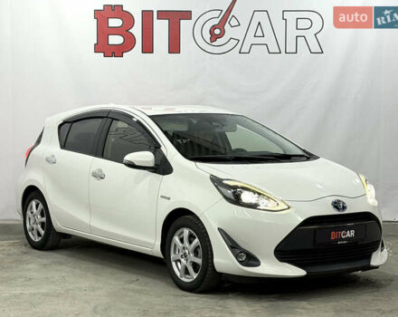 Білий Тойота Aqua, об'ємом двигуна 1.5 л та пробігом 87 тис. км за 13200 $, фото 1 на Automoto.ua