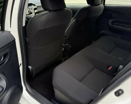 Білий Тойота Aqua, об'ємом двигуна 1.5 л та пробігом 86 тис. км за 12800 $, фото 53 на Automoto.ua