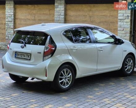 Білий Тойота Aqua, об'ємом двигуна 1.5 л та пробігом 80 тис. км за 12699 $, фото 8 на Automoto.ua