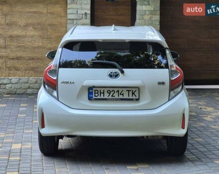 Білий Тойота Aqua, об'ємом двигуна 1.5 л та пробігом 80 тис. км за 12699 $, фото 22 на Automoto.ua