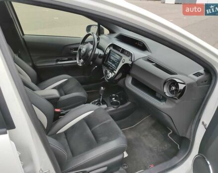 Білий Тойота Aqua, об'ємом двигуна 1.5 л та пробігом 42 тис. км за 14500 $, фото 10 на Automoto.ua