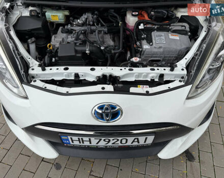 Білий Тойота Aqua, об'ємом двигуна 1.5 л та пробігом 86 тис. км за 12800 $, фото 67 на Automoto.ua