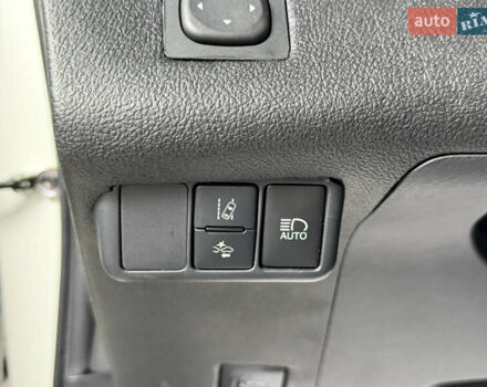 Білий Тойота Aqua, об'ємом двигуна 1.5 л та пробігом 87 тис. км за 13200 $, фото 24 на Automoto.ua