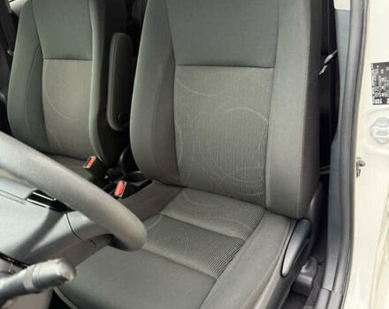 Білий Тойота Aqua, об'ємом двигуна 1.5 л та пробігом 86 тис. км за 12800 $, фото 51 на Automoto.ua