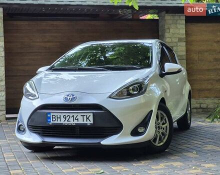 Білий Тойота Aqua, об'ємом двигуна 1.5 л та пробігом 80 тис. км за 12699 $, фото 11 на Automoto.ua
