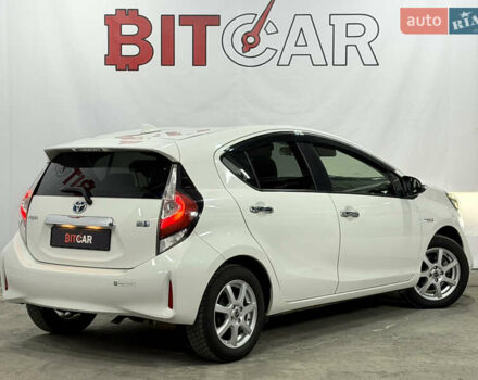 Білий Тойота Aqua, об'ємом двигуна 1.5 л та пробігом 87 тис. км за 13200 $, фото 10 на Automoto.ua