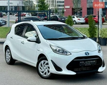 Білий Тойота Aqua, об'ємом двигуна 1.5 л та пробігом 38 тис. км за 13400 $, фото 1 на Automoto.ua