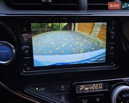 Білий Тойота Aqua, об'ємом двигуна 1.5 л та пробігом 80 тис. км за 12699 $, фото 38 на Automoto.ua