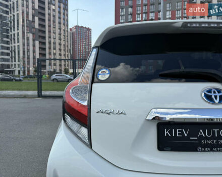 Білий Тойота Aqua, об'ємом двигуна 1.5 л та пробігом 38 тис. км за 13400 $, фото 14 на Automoto.ua
