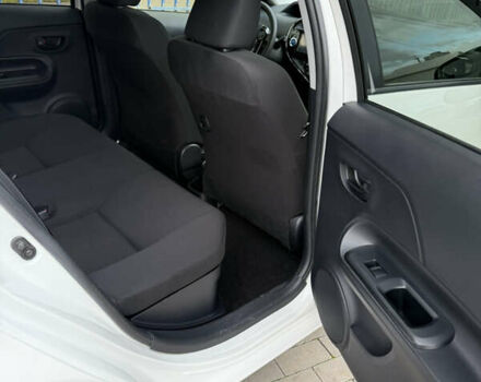 Білий Тойота Aqua, об'ємом двигуна 1.5 л та пробігом 86 тис. км за 12800 $, фото 55 на Automoto.ua