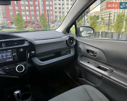 Білий Тойота Aqua, об'ємом двигуна 1.5 л та пробігом 38 тис. км за 13400 $, фото 29 на Automoto.ua